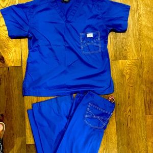 Blue Sky scrubs set, size L(pants and tops)